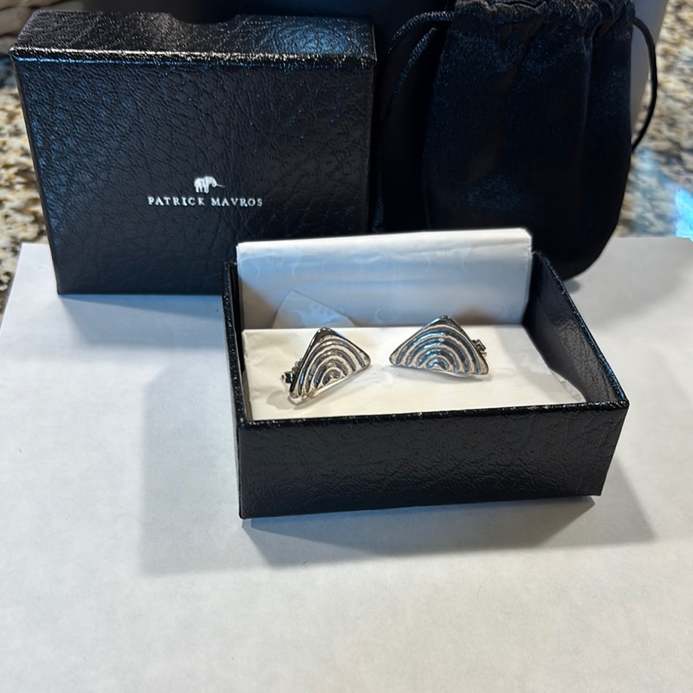 Patrick Mavros Women’s Never Worn Large Sterling Silver Vakadazi Stud Earrings
